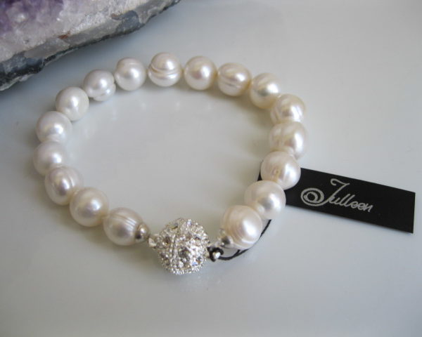 Classical White Pearl Bracelet