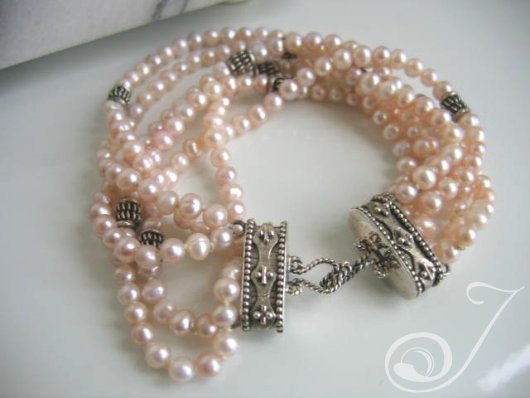 Kelly Pink Pearl Bracelet