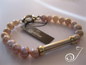 a-Khaleesi-in-Pink-Pearl-Bracelet-by-Julleen