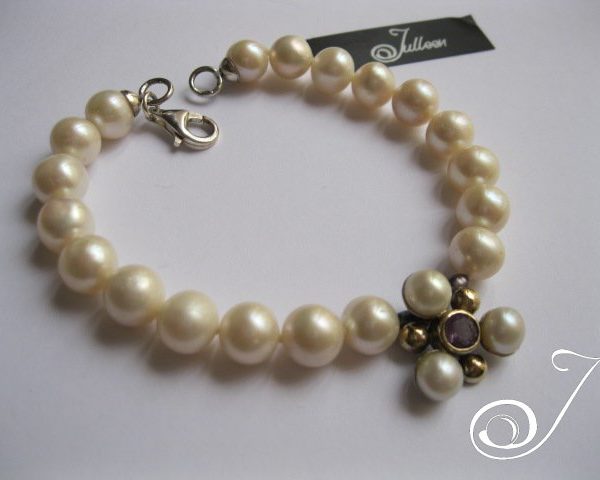 pearl-and-flower-bracelet-amethyst
