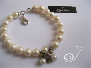 flower-amethyst-pearl-bracelet-300x225